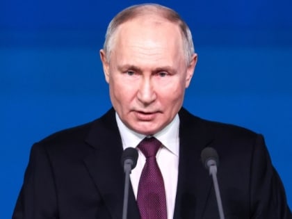 Владимир Путин поручил расширить финансирование науки в России