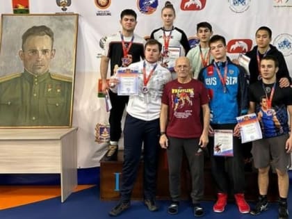 Борцы с Сахалина завоевали семь наград на всероссийском турнире в Брянске