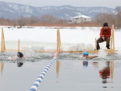 В Лютоге плавали «моржи»