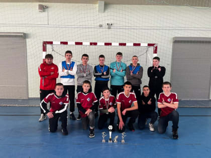 Охинские футболисты взяли серебро на соревнованиях в Ногликах