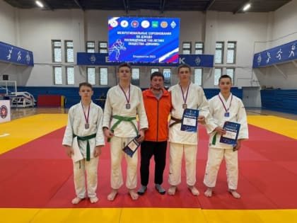 Островные дзюдоисты завоевали десять медалей во Владивостоке