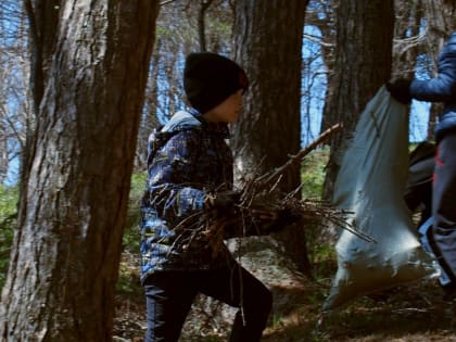 Большой экологический десант высадился в городском парке Корсакова