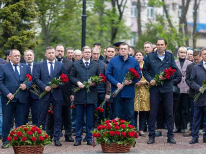 На Сахалине почтили память жертв Нефтегорского землетрясения. Со дня стихийного бедствия, унесшего жизни более двух тысяч человек, прошло 28 лет