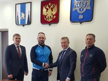 Сергей Надсадин встретился с руководителем управления по физкультуре и спорту Красноярска Максимом Орешниковым