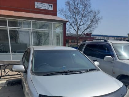 Неизвестный автомобиль врезался в Toyota Allion и скрылся с места ДТП в Южно-Сахалинске