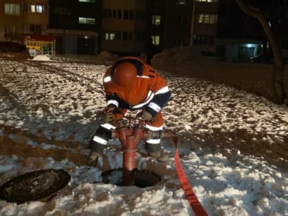 Еще 10 км водопроводных сетей обработали ночью в Южно-Сахалинске