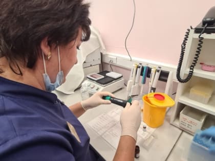 Расширенный неонатальный скрининг новорожденных внедрили в Сахалинской области в 2023 году