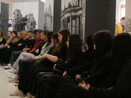 Герои рядом