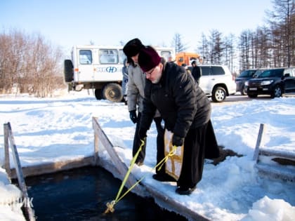 В Охе сегодня верующие отмечают Крещение Господне