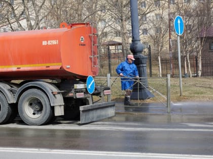 Дорожные службы Южно-Сахалинска усилили уборку городских улиц