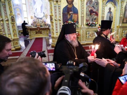 Благодатный огонь доставлен на Сахалин