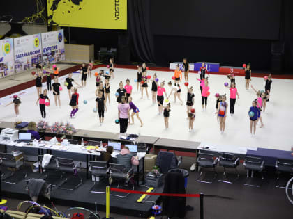 Чемпионы мира по художественной гимнастике провели в Южно-Сахалинске мастер-класс