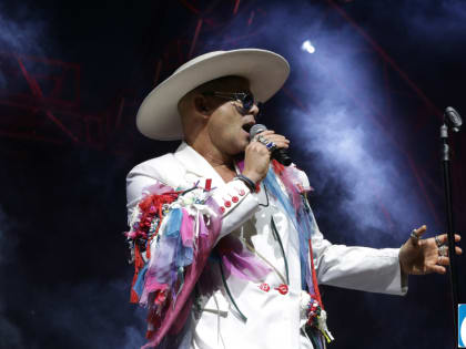 Как Митя Фомин поздравлял южносахалинцев с Днем молодежи