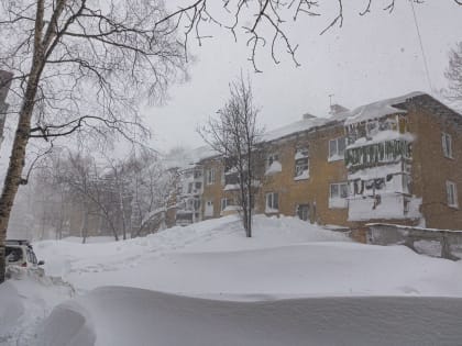 Администрация Южно-Сахалинска призывает горожан следить за безопасностью своих детей во время циклона