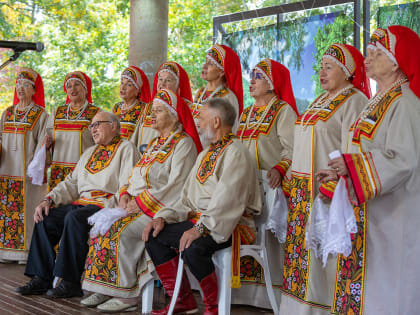 В парке им. Ю.Гагарина отметили праздник «Рябиновый край»