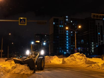 В Южно-Сахалинске в ночь на 29 января продолжится уборка и вывоз снега