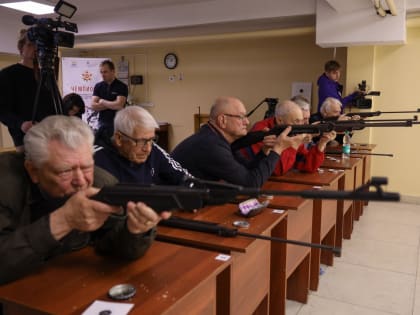 Ветераны стреляли и метали гранату