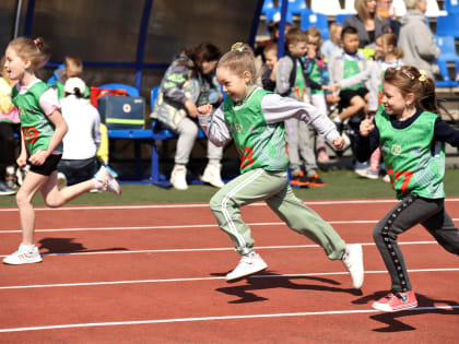 Дошколята пробежали 30 метров и 1 километр