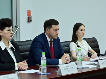 Перспективы сотрудничества обсудили депутаты Южно-Сахалинска с представителями делегации из Хэйхэ