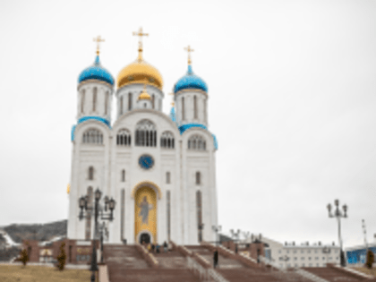 Как отметили Пасху в кафедральном соборе Рождества Христова: фотоотчет от Citysakh.ru