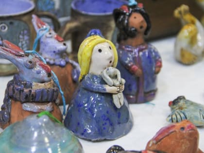 В Корсакове прошла ярмарка "Арт-Арбат"
