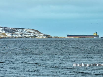 К сухогрузу, севшему на мель у Сахалина, отправили спасательный буксир
