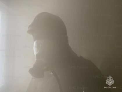 Пожар вспыхнул в частном доме в Холмске вечером 11 октября