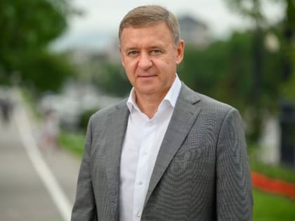 Сергей Надсадин поздравил работников социальной сферы с профессиональным праздником