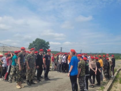 В Троицком на Сахалине стартовали восьмые военно-полевые сборы юнармейцев