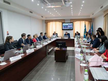 Заместитель секретаря Генерального совета партии «Единая Россия» встретился с лидерами праймериз по выборам в Городскую Думу Южно-Сахалинска