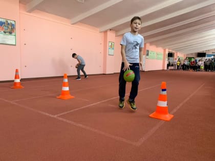 В Южно-Сахалинске ​провели эстафету на призы Деда Мороза