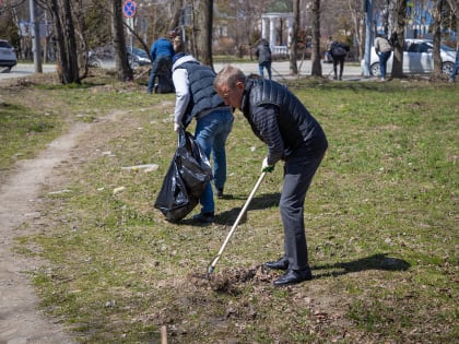 Более 74 тонн мусора собрали южносахалинцы на общегородском субботнике