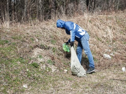 Корсаковцы вышли на большой субботник