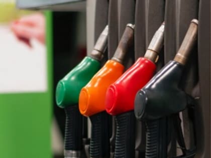 Цены на бензин продолжают расти на Сахалине