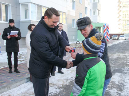 Восьмиэтажный арендный дом заселен в Корсакове