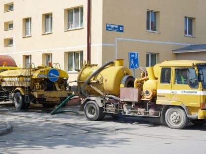 В Южно-Сахалинске продолжают плановую очистку ливневой канализации