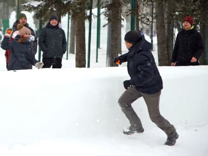Битва в снежки прошла на Сахалине