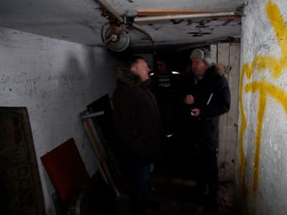 В Южно-Сахалинске продолжается обследование подвалов жилых домов