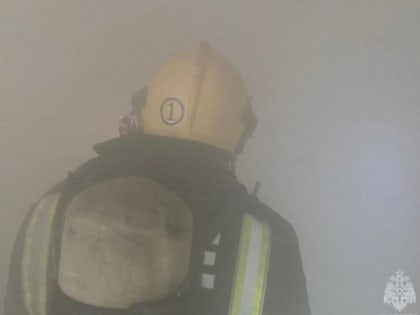При пожаре в одной из квартир в Курильске эвакуировали одного человека