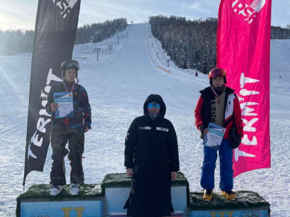 Пять медалей всероссийских соревнований завоевали сахалинские сноубордисты
