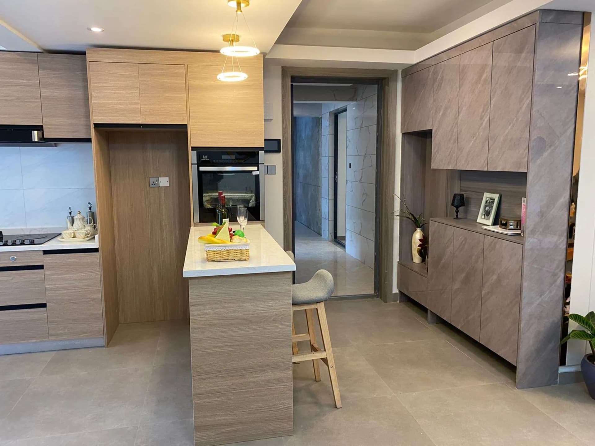 Modern Living on Riverside Drive 2 bedrooms