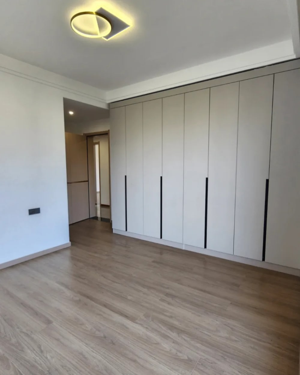3 Bedroom Apartment for Rent in Riverside One Apartment along Riverside Drive 9