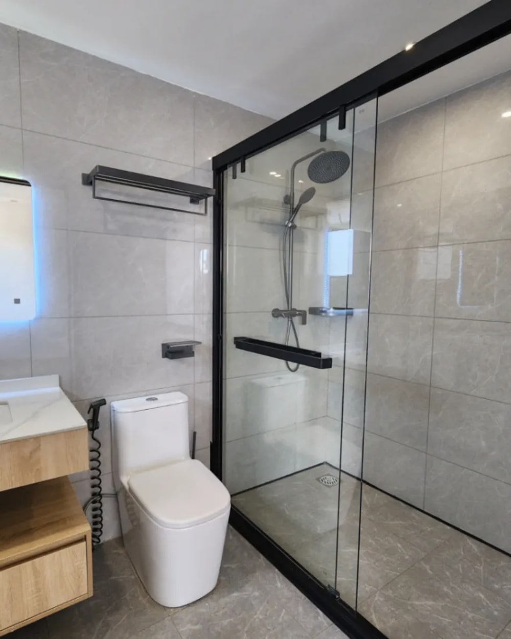 3 Bedroom Apartment for Rent in Riverside One Apartment along Riverside Drive 10