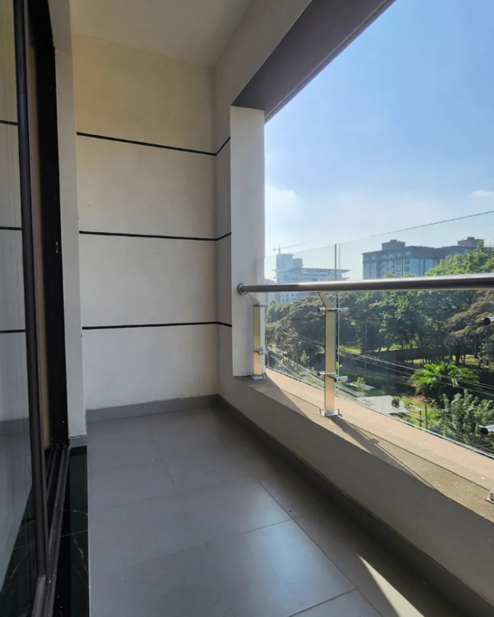 3 Bedroom Apartment for Rent in Riverside One Apartment along Riverside Drive 13