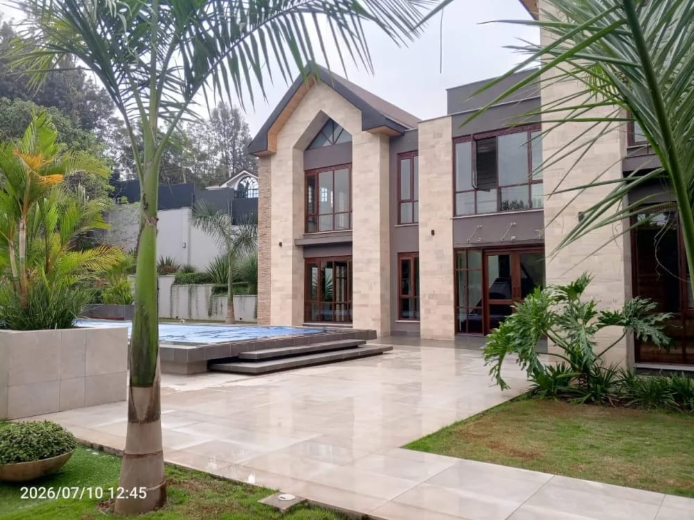 5 BEDROOM + DSQ FOR SALE IN RUNDA, NAIROBI FOR KES 350 MILLION 1