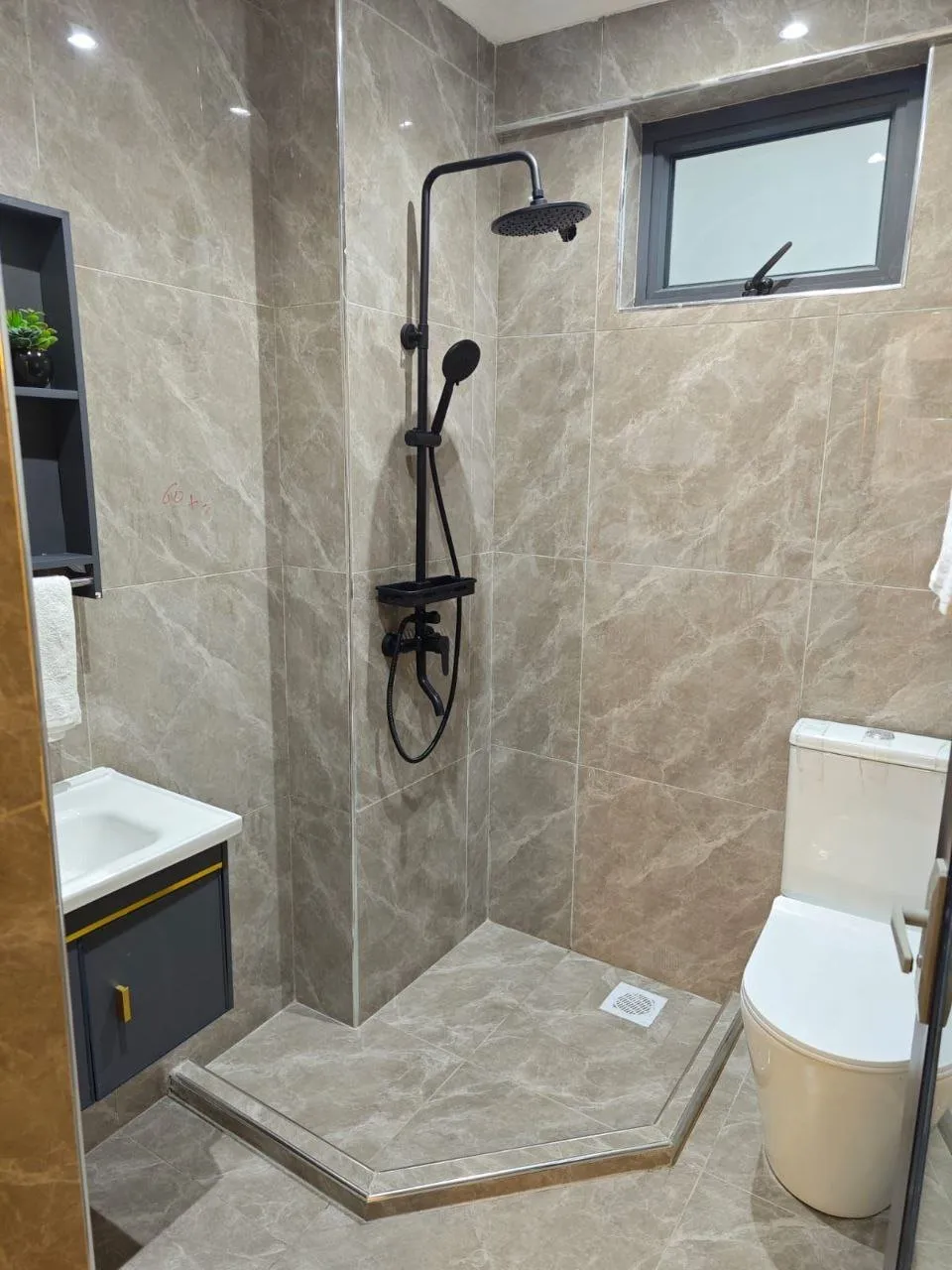 2 BEDROOM APARTMENT FOR SALE IN KILIMANI, NAIROBI FROM KES 9.5 MILLION 4 2 BEDROOM APARTMENT FOR SALE IN KILIMANI, NAIROBI FROM KES 9.5 MILLION 4