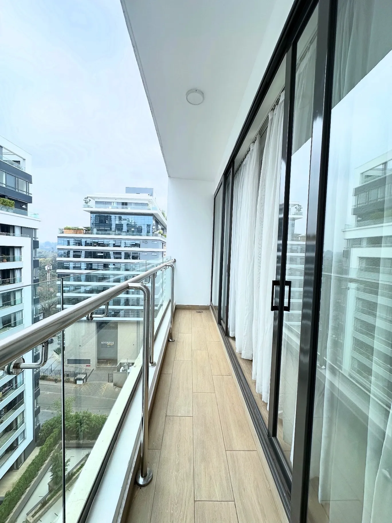 Modern 3-Bedroom Fully Furnished Apartment for Rent in Riverside, from 230,000 KES/month 1 Modern 3-Bedroom Fully Furnished Apartment for Rent in Riverside, from 230,000 KES/month 1