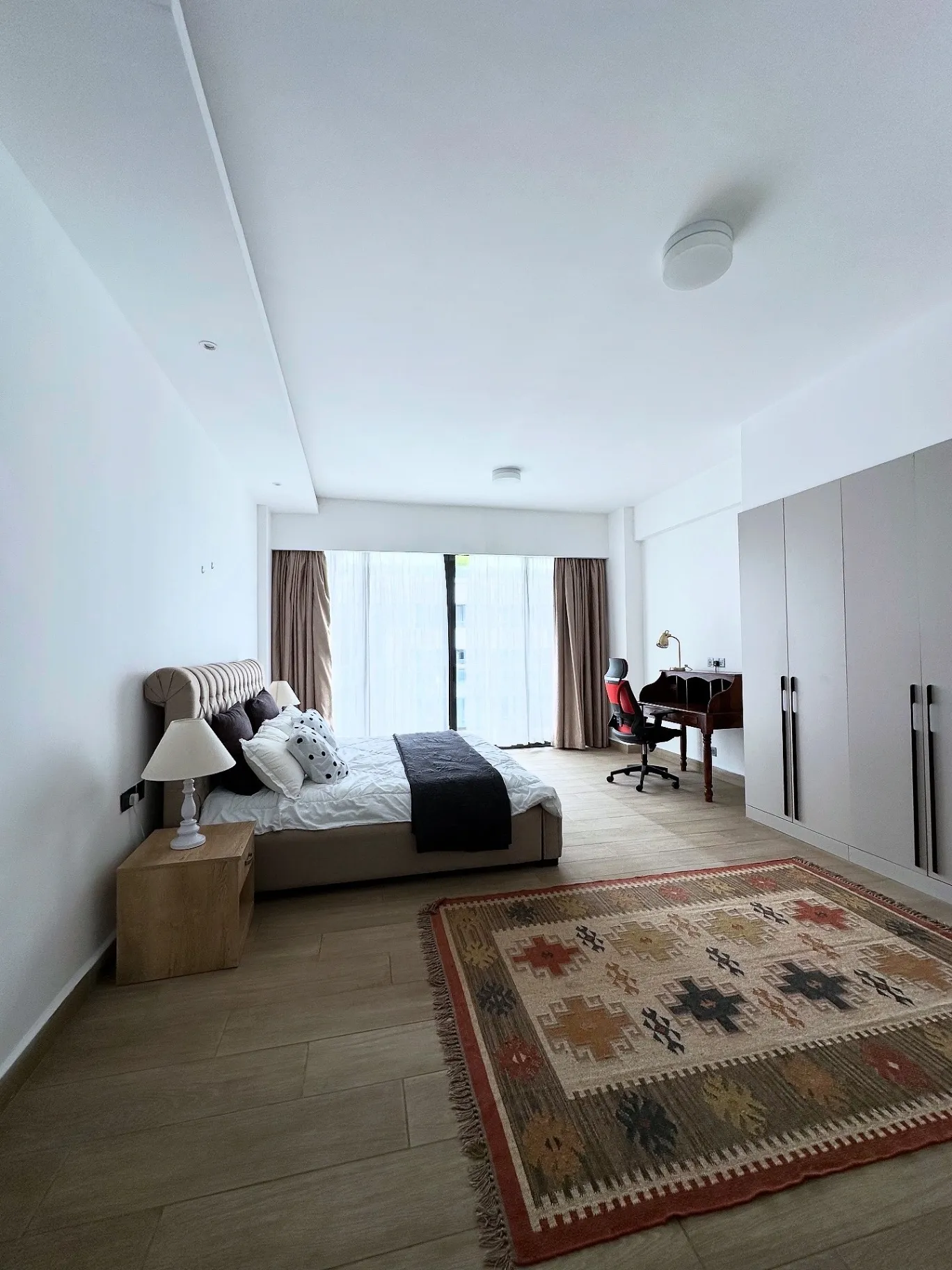 Modern 3-Bedroom Fully Furnished Apartment for Rent in Riverside, from 230,000 KES/month 5 Modern 3-Bedroom Fully Furnished Apartment for Rent in Riverside, from 230,000 KES/month 5