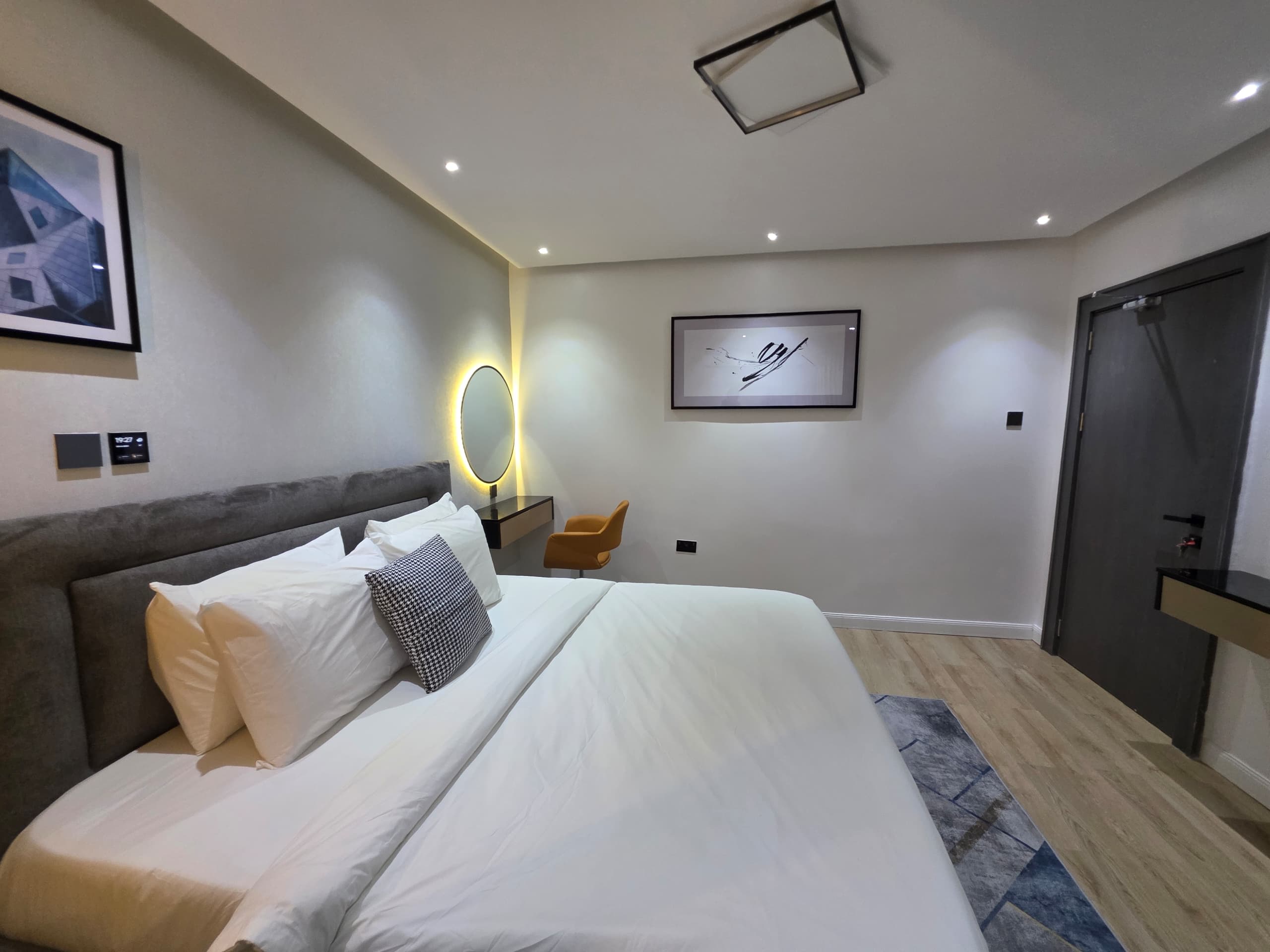 BAYTOWN serviced apartment gallery in Pines and Pebble