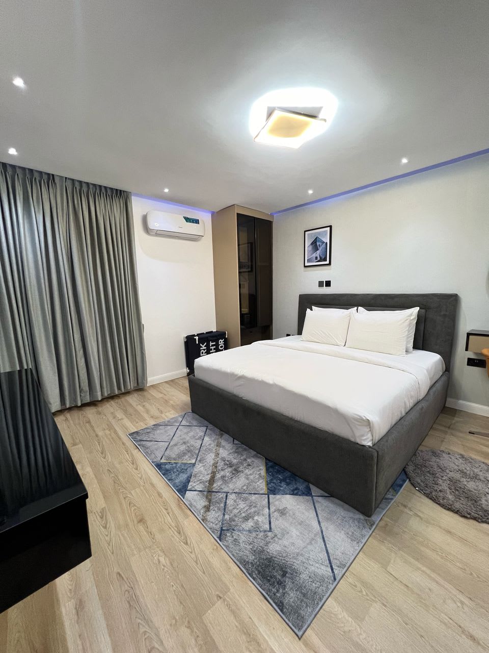 Dallas serviced apartment gallery in Pines and Pebble